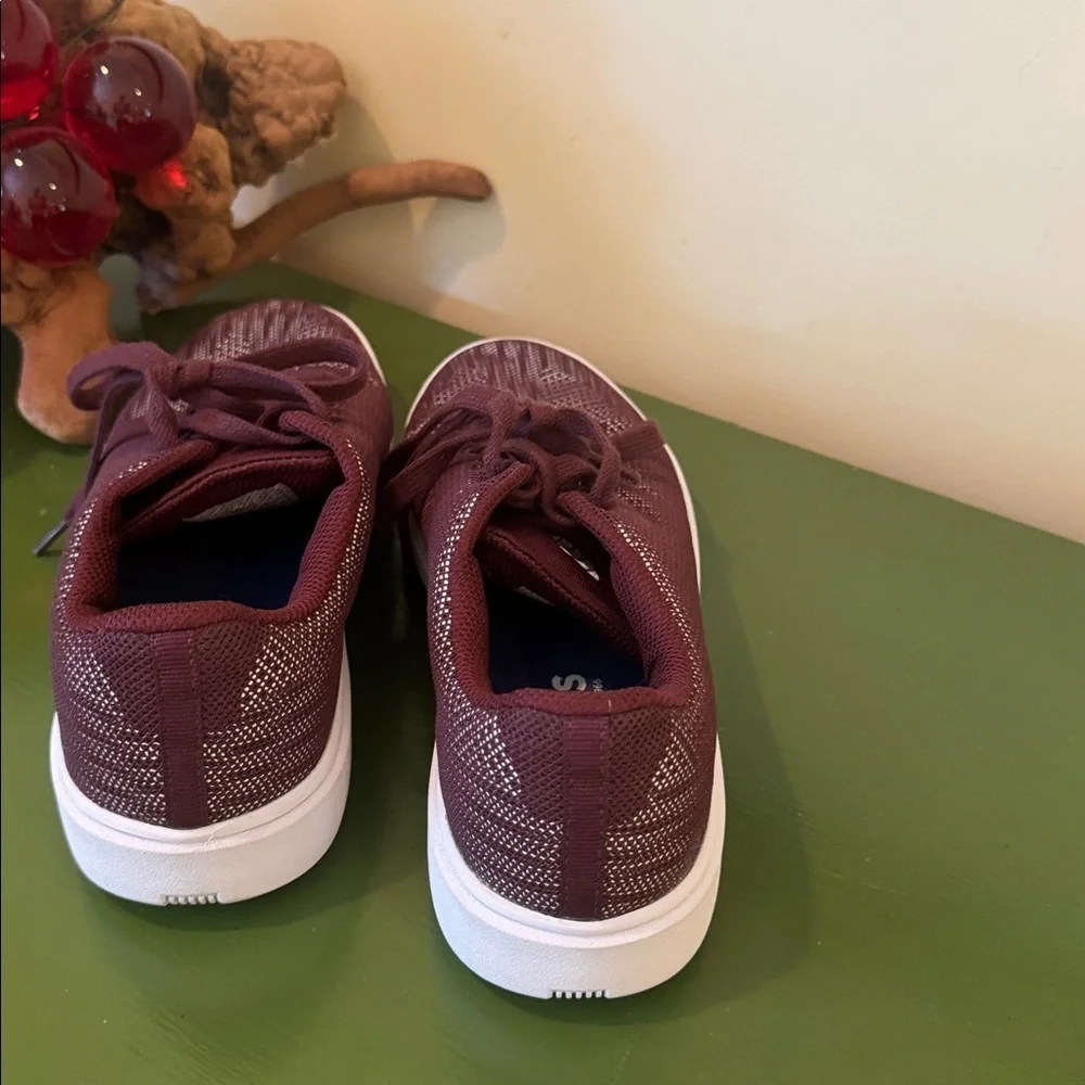 K-Swiss court Addison athletic burgundy and white shoes